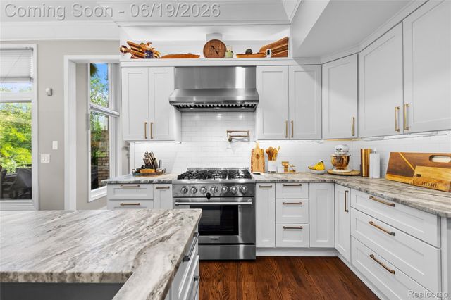 1781 Apple Ridge Court, Rochester Hills, MI 48306
