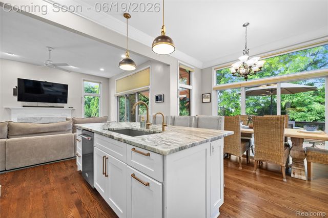 1781 Apple Ridge Court, Rochester Hills, MI 48306