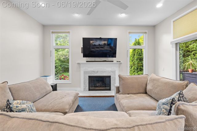 1781 Apple Ridge Court, Rochester Hills, MI 48306