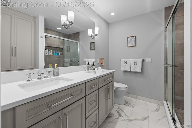 1781 Apple Ridge Court, Rochester Hills, MI 48306
