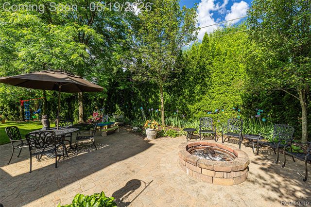 1781 Apple Ridge Court, Rochester Hills, MI 48306