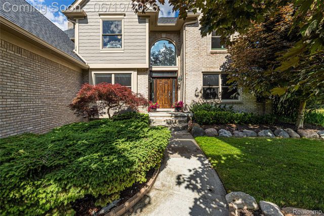 1781 Apple Ridge Court, Rochester Hills, MI 48306