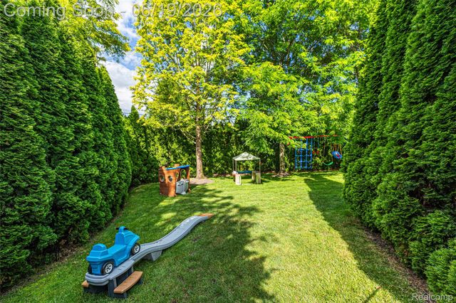 1781 Apple Ridge Court, Rochester Hills, MI 48306