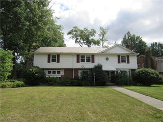 2067 Mount Vernon Boulevard, East Cleveland, OH 44112