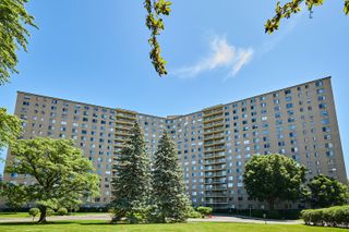 7061 N Kedzie Avenue 913, Chicago, IL 60645