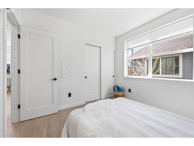 1801 N ROSA PARKS Way 201, Portland, OR 97217