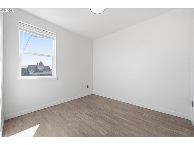 1801 N ROSA PARKS Way 201, Portland, OR 97217