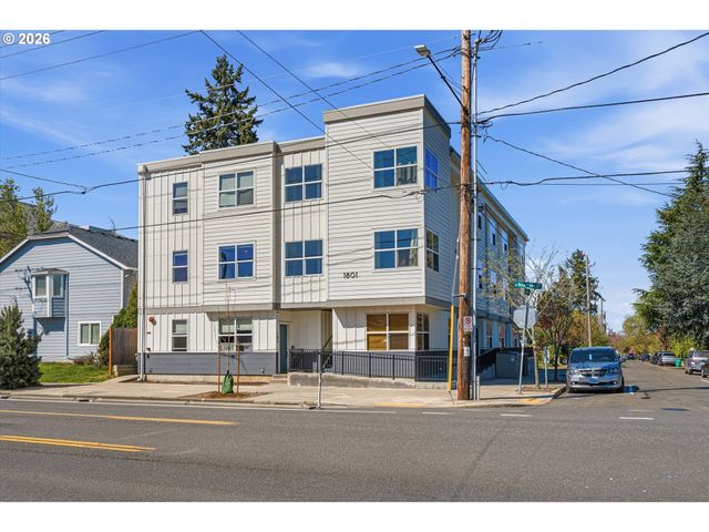 1801 N ROSA PARKS Way 201, Portland, OR 97217