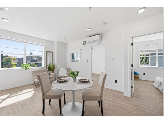 1801 N ROSA PARKS Way 201, Portland, OR 97217