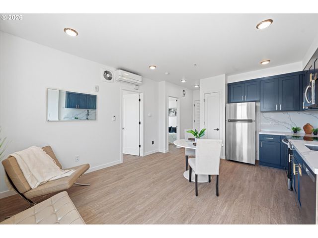 1801 N ROSA PARKS Way 201, Portland, OR 97217