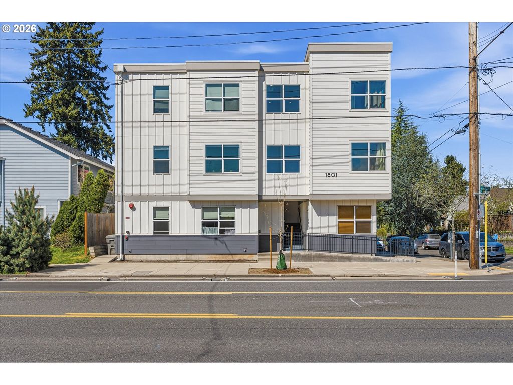 1801 N ROSA PARKS Way 201, Portland, OR 97217