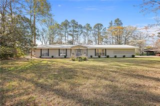 121 Glynn Street, Jesup, GA 31545