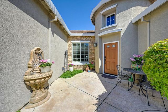 9 Calatabiano Pl, Sacramento, CA 95834