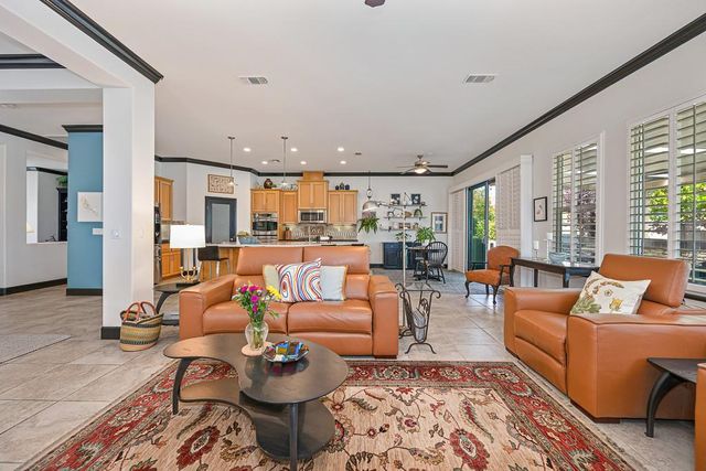 9 Calatabiano Pl, Sacramento, CA 95834