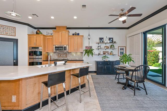 9 Calatabiano Pl, Sacramento, CA 95834