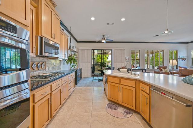 9 Calatabiano Pl, Sacramento, CA 95834