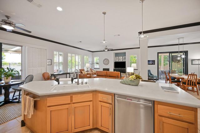 9 Calatabiano Pl, Sacramento, CA 95834