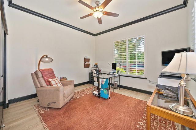 9 Calatabiano Pl, Sacramento, CA 95834