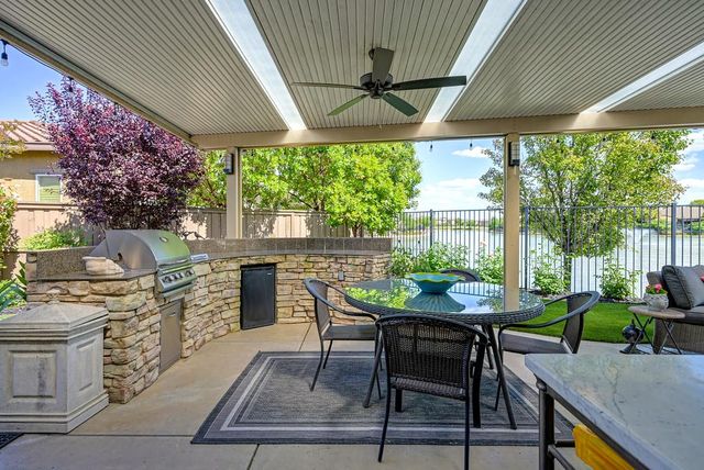 9 Calatabiano Pl, Sacramento, CA 95834