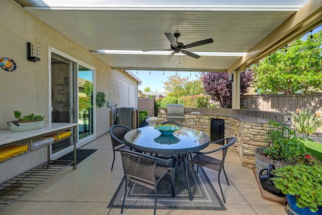 9 Calatabiano Pl, Sacramento, CA 95834