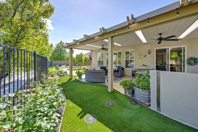 9 Calatabiano Pl, Sacramento, CA 95834
