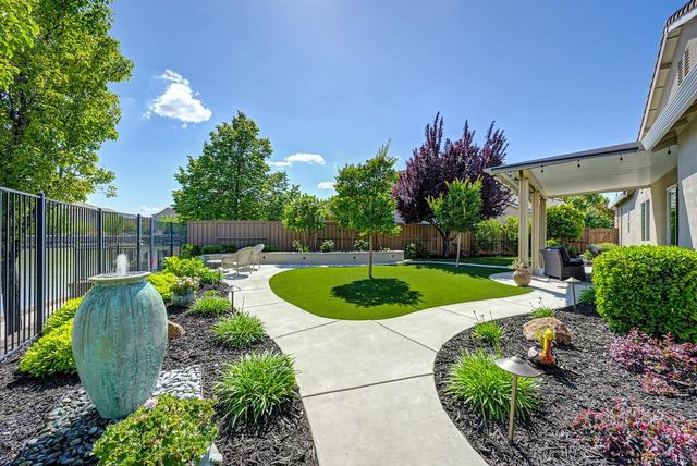 9 Calatabiano Pl, Sacramento, CA 95834