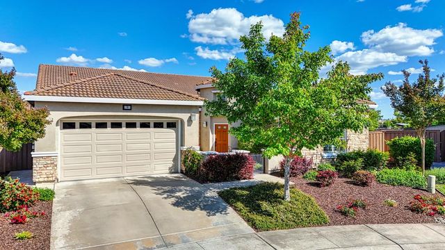 9 Calatabiano Pl, Sacramento, CA 95834