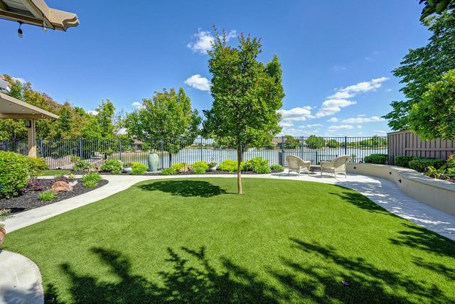 9 Calatabiano Pl, Sacramento, CA 95834