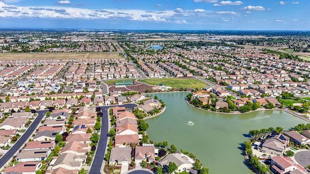 9 Calatabiano Pl, Sacramento, CA 95834