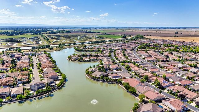 9 Calatabiano Pl, Sacramento, CA 95834