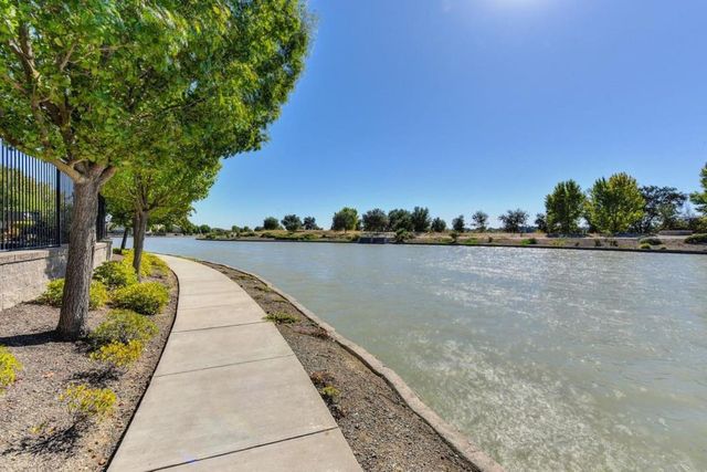 9 Calatabiano Pl, Sacramento, CA 95834