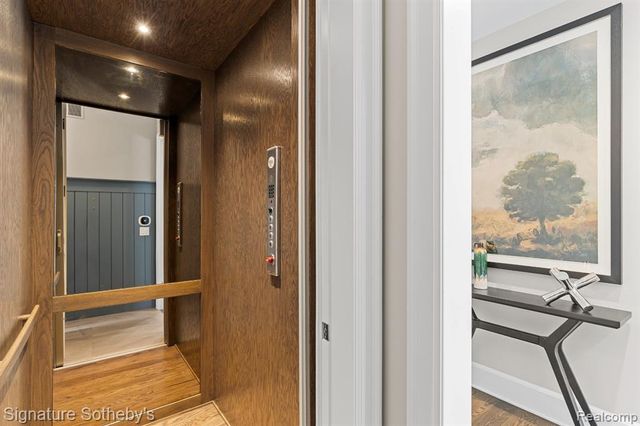 1295 Lakeside Drive, Birmingham, MI 48009