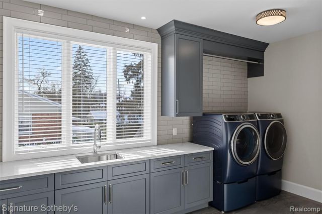 1295 Lakeside Drive, Birmingham, MI 48009