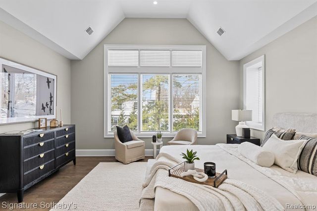 1295 Lakeside Drive, Birmingham, MI 48009