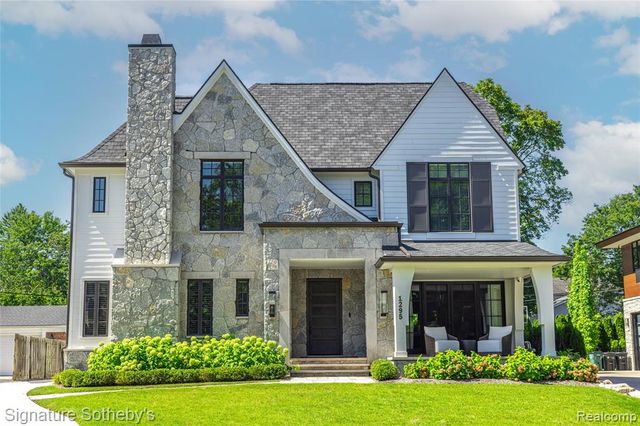 1295 Lakeside Drive, Birmingham, MI 48009