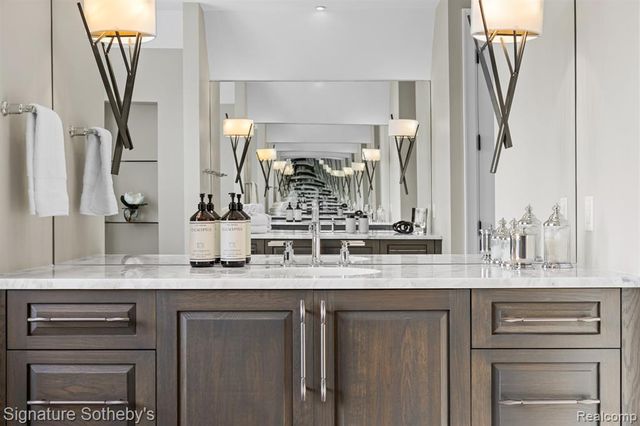 1295 Lakeside Drive, Birmingham, MI 48009