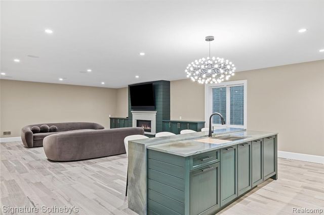 1295 Lakeside Drive, Birmingham, MI 48009