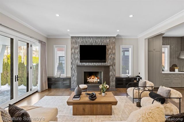 1295 Lakeside Drive, Birmingham, MI 48009