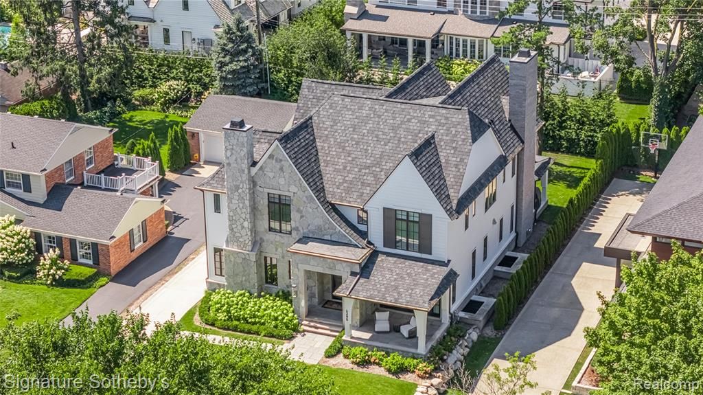 1295 Lakeside Drive, Birmingham, MI 48009