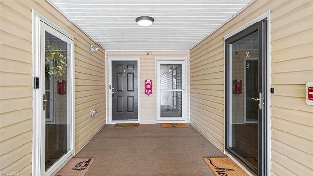 3710 Cotswold Avenue Z, Greensboro, NC 27410