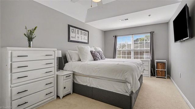 3710 Cotswold Avenue Z, Greensboro, NC 27410