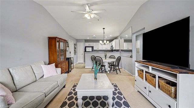 3710 Cotswold Avenue Z, Greensboro, NC 27410