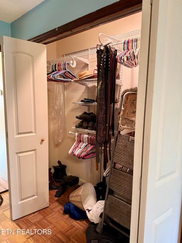 190 Van Stowe Rd, Harriman, TN 37748