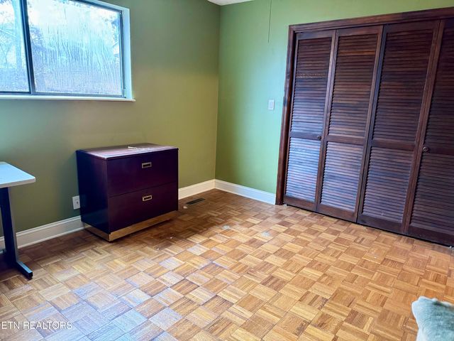 190 Van Stowe Rd, Harriman, TN 37748