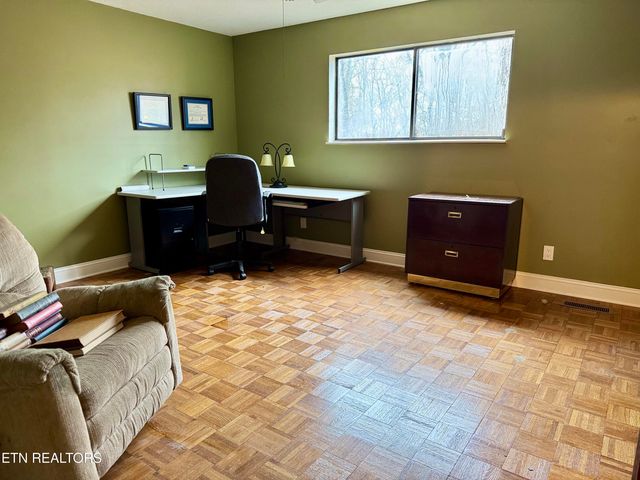 190 Van Stowe Rd, Harriman, TN 37748