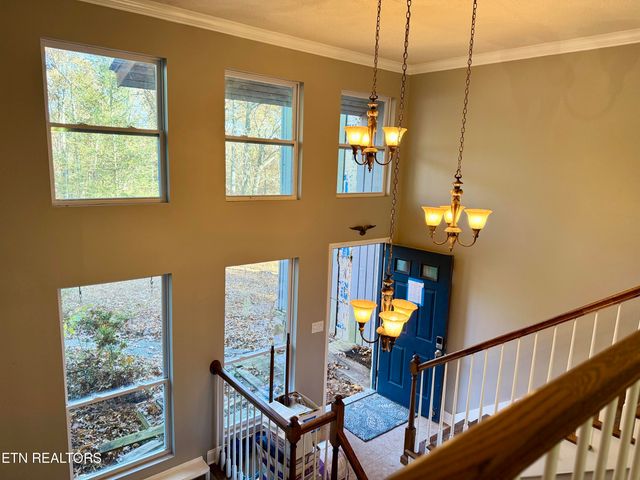 190 Van Stowe Rd, Harriman, TN 37748