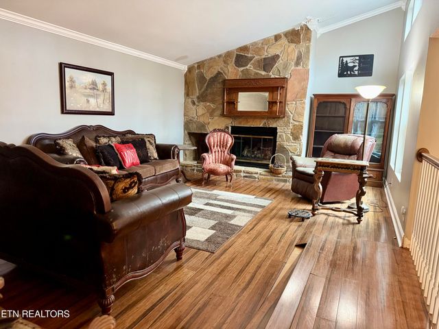 190 Van Stowe Rd, Harriman, TN 37748