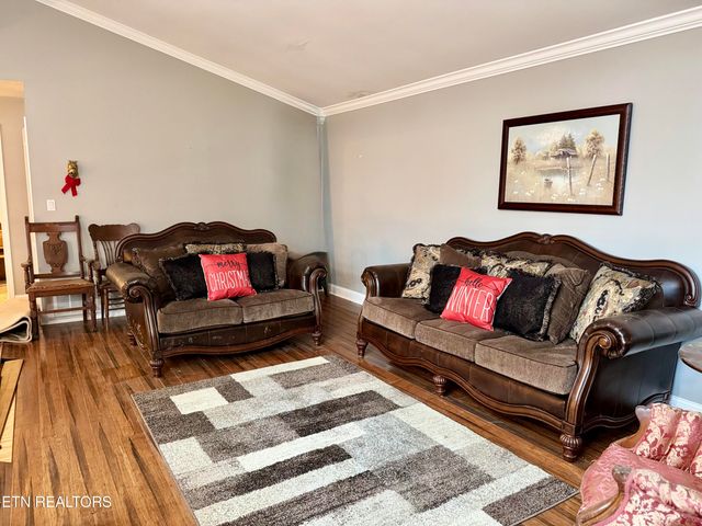 190 Van Stowe Rd, Harriman, TN 37748