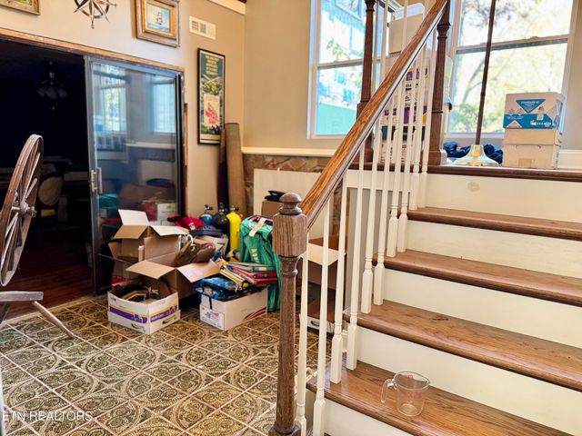 190 Van Stowe Rd, Harriman, TN 37748