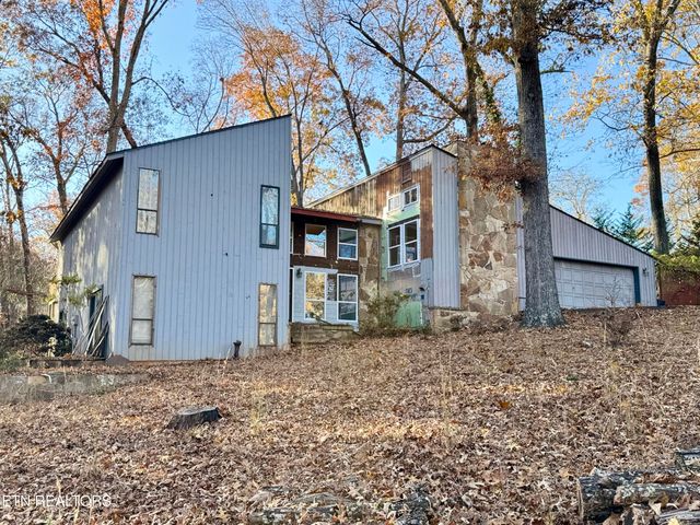 190 Van Stowe Rd, Harriman, TN 37748